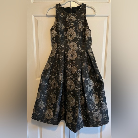 Ann Taylor Black & Gold Brocade Floral Formal Dress Size 6 - Picture 1 of 4